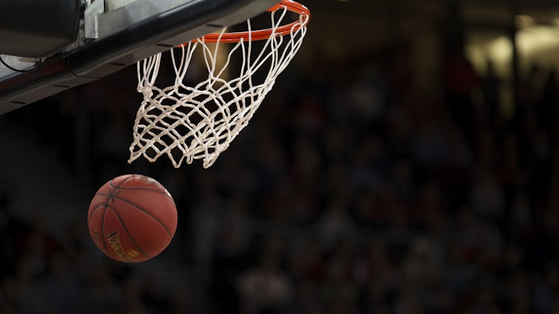 篮球绝杀瞬间集锦视频封面 - NBA本周五大绝杀时刻